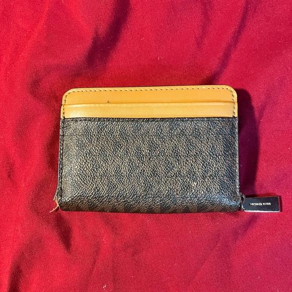 Michael Kors Jet Set Small Logo Wallet - Picture 5 of 6
